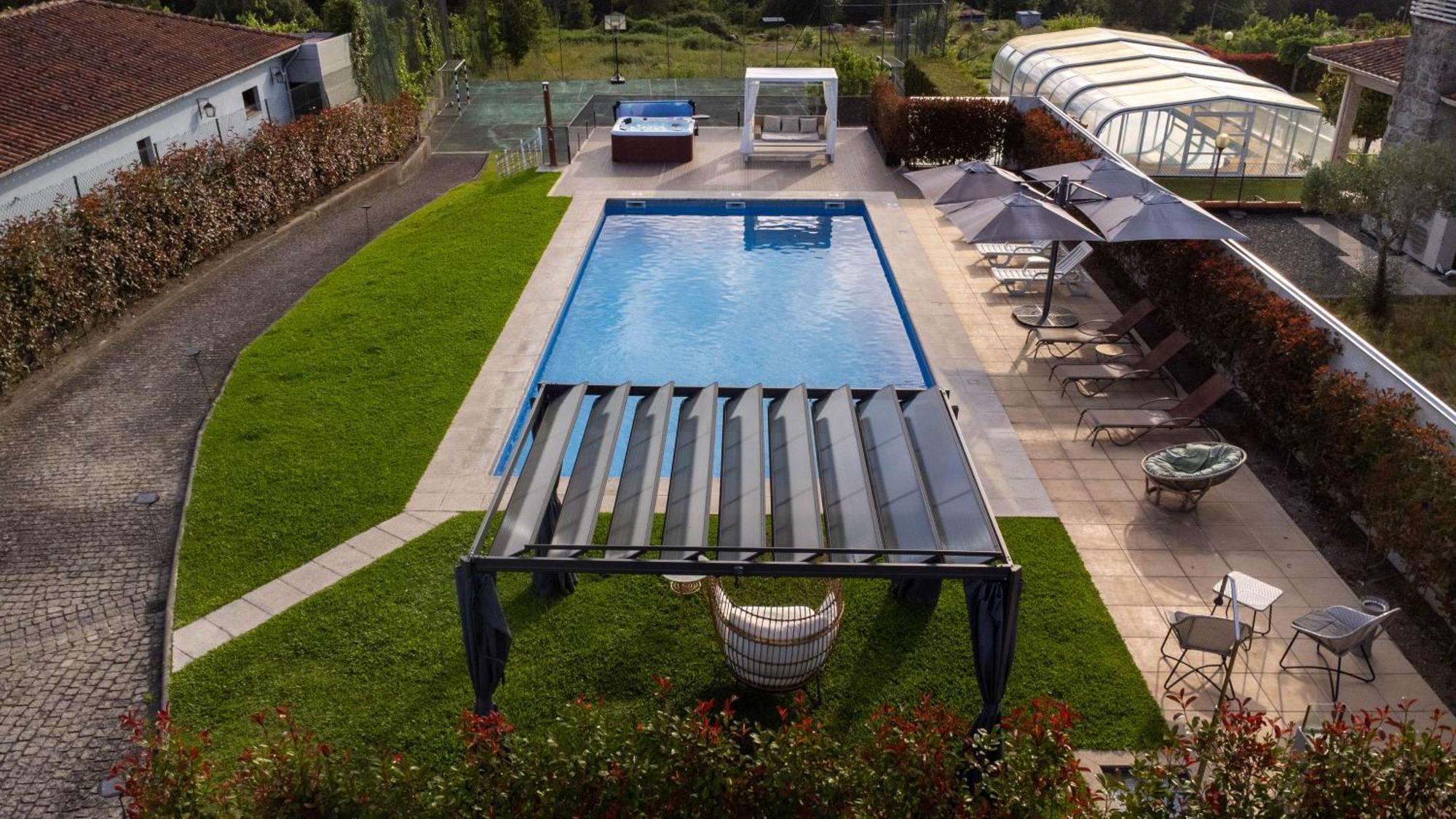 Villa Moura - Pool & Jacuzzi Povoa de Lanhoso Bagian luar foto